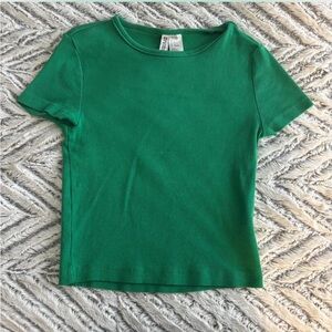 H&M green ribbed crop top tee